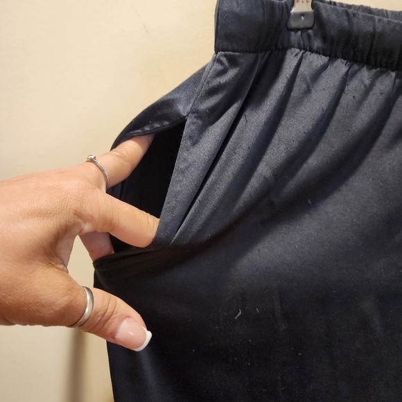 Victoria's Secret Women's Black Satin Ruffle Hem Pajama  Pants Size L - Picture 7 of 12